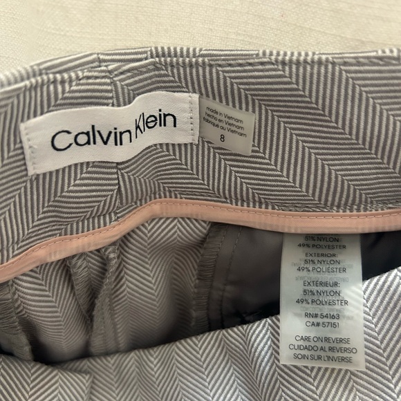 Calvin Klein fitted pants 3/4 - Picture 3 of 5